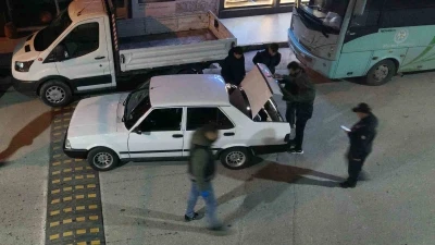 Manisa&rsquo;da aranan 6 şahıs yakalandı, binlerce hap ele ge&ccedil;irildi
