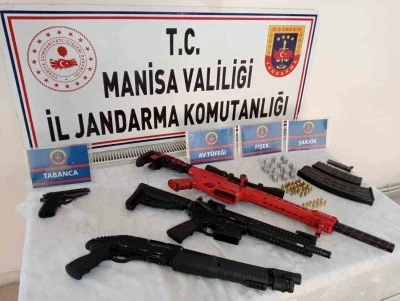 Manisa’da eğlence mekanlarından tabanca ve tüfek çıktı
