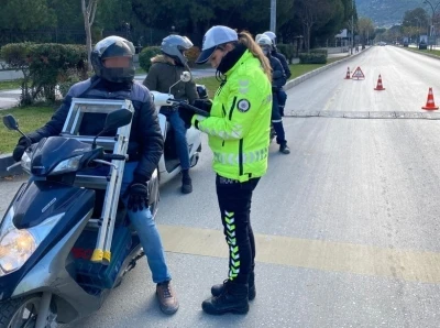 Manisa&rsquo;da motosiklet denetimlerinde 1,8 milyon TL ceza
