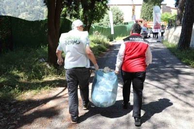Manisa&rsquo;da ormanlık alanda y&uuml;zlerce kilo &ccedil;&ouml;p toplandı
