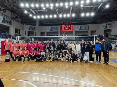 Manisa&rsquo;da "Evinin Sultanları" 8 Mart&rsquo;ta parkeye indi
