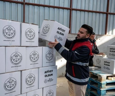 Manisa&rsquo;da ramazan dayanışması giderek b&uuml;y&uuml;yor
