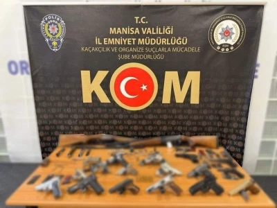 Manisa&rsquo;da silah tacirlerine ağır darbe
