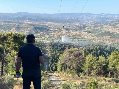 Manisa&rsquo;da yangında 1.5 hektarlık kızıl&ccedil;am ormanı zarar g&ouml;rd&uuml;
