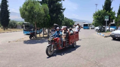 Manisa&rsquo;da yeni mezarlık projesine trakt&ouml;rl&uuml; tepki
