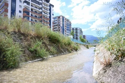 Manisa&rsquo;daki dere yatakları temizleniyor

