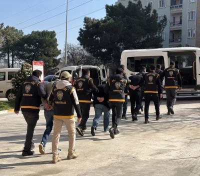 Manisa&rsquo;daki fabrika hırsızları yakalandı
