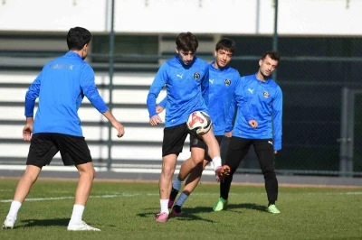 Manisa FK&rsquo;da Ke&ccedil;i&ouml;reng&uuml;c&uuml; hazırlıkları devam ediyor
