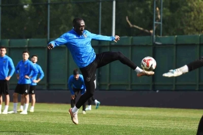 Manisa FK, &Uuml;mraniyespor ma&ccedil;ının hazırlıklarını s&uuml;rd&uuml;rd&uuml;
