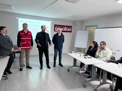Manisa Medya Akademisi&rsquo;nde gazetecilere &uuml;cretsiz dron eğitimi
