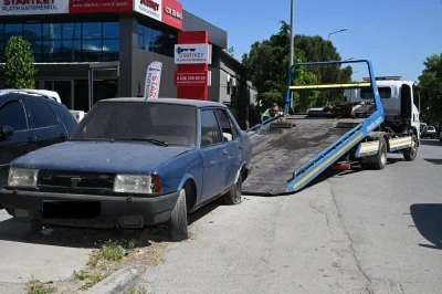 Manisa&rsquo;nın sokakları atıl ve hurda ara&ccedil;lardan temizleniyor
