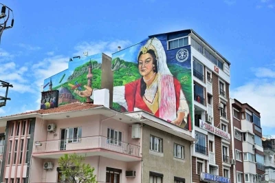 Manisa&rsquo;nın sokakları sanatla renkleniyor
