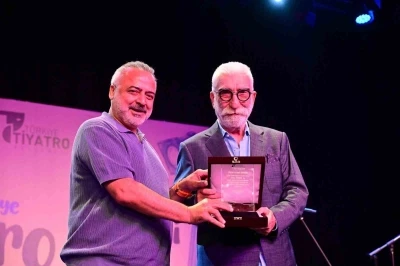 Manisa&rsquo;ya tiyatronun umut &ouml;d&uuml;l&uuml;
