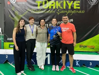 Manisalı Badmintoncu Ravza Bodur Türkiye Şampiyonu oldu
