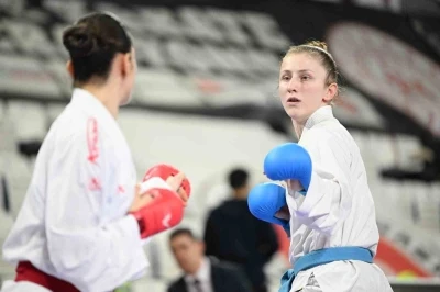 Manisalı karateci Nurbade B&uuml;ber Avrupa yolcusu
