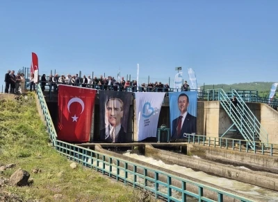 Manyas Barajı&rsquo;nda kapaklar a&ccedil;ıldı, kanallara su verilmeye başlandı
