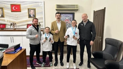 Manyas&rsquo;tan karate şampiyonasında &ccedil;ifte derece

