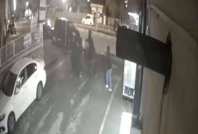 Mardin&rsquo;de 1 kişinin yaralandığı silahlı kavga kameraya yansıdı
