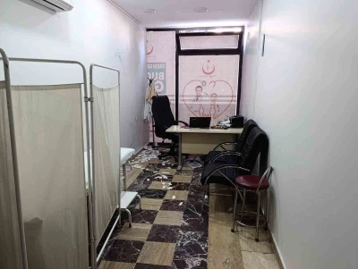 Mardin’de aile hekimine darp anı güvenlik kamerasında
