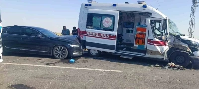 Mardin&rsquo;de ambulans, tır ve otomobilin karıştığı kazada 3 kişi yaralandı
