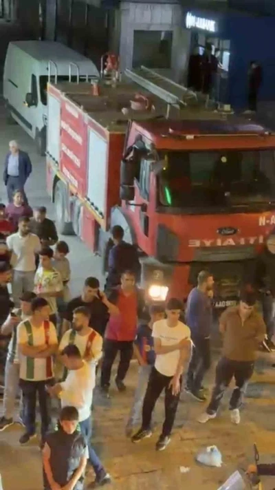 Mardin&rsquo;de apartmanda &ccedil;ıkan yangın s&ouml;nd&uuml;r&uuml;ld&uuml;
