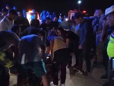 Mardin&rsquo;de devrilen hafif ticari aracın s&uuml;r&uuml;c&uuml;s&uuml; ağır yaralandı
