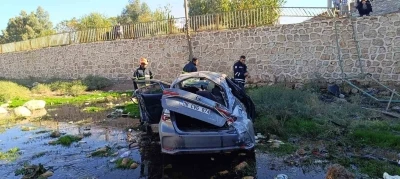 Mardin’de devrilen otomobildeki 3 kişi yaralandı
