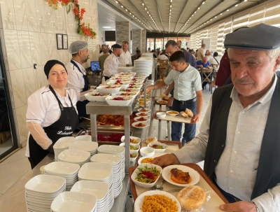 Mardin'de, Halk Lokantasında  her gün 500 Kişiye yemek
