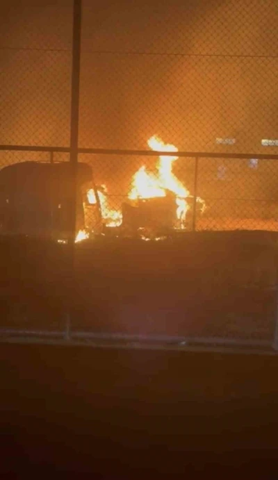 Mardin’de hurda araç deposunda çıkan yangın söndürüldü
