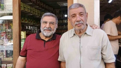 Mardin’de iki arkadaş 50 yıl sonra tesadüfen karşılaştı
