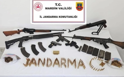 Mardin&rsquo;de Ka&ccedil;ak&ccedil;ılara Darbe: Silah ve Tarihi Eserler Ele Ge&ccedil;irildi