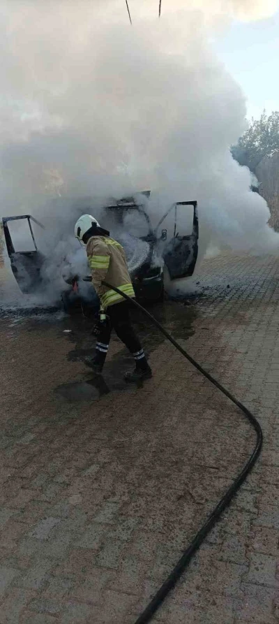 Mardin’de kamyonette çıkan yangın söndürüldü
