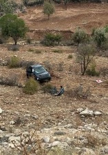 Mardin’de kontrolden çıkan otomobil şarampole devrildi: 2 yaralı