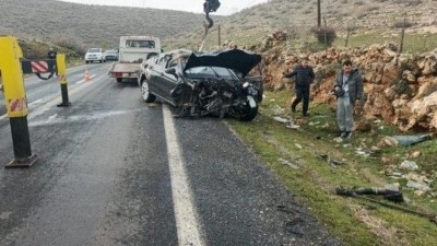 Mardin&rsquo;de kontrolden &ccedil;ıkan otomobil takla attı: 3 yaralı