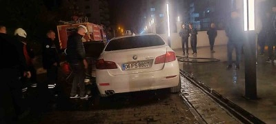 Mardin&rsquo;de l&uuml;ks otomobil alev alev yandı