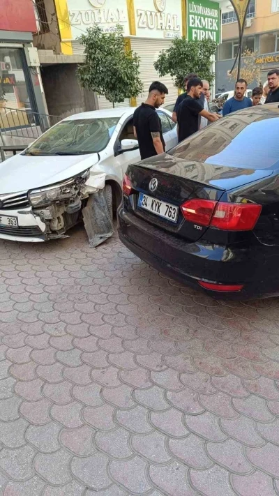 Mardin’de maddi hasarlı zincirleme kaza
