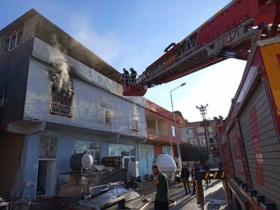 Mardin&rsquo;de m&uuml;stakil evde yangın: 3 kişi dumandan etkilendi
