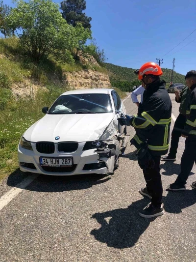 Mardin&rsquo;de otomobiller &ccedil;arpıştı: 5 yaralı
