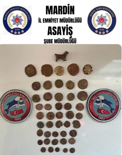 Mardin&rsquo;de tarihi eser operasyonu: 45 sikke ve hayvan fig&uuml;rl&uuml; heykel ele ge&ccedil;irildi
