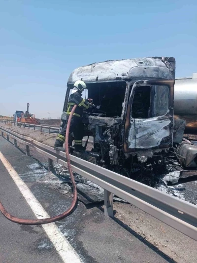 Mardin&rsquo;de tırda &ccedil;ıkan yangın s&ouml;nd&uuml;r&uuml;ld&uuml;
