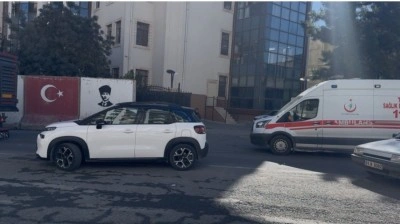 Mardin’de trafik kilitlendi, ’fermuar sistemi’ uygulanmayınca ambulans ters yönden ilerledi