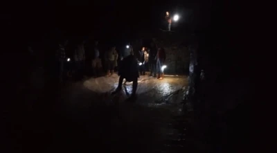 Mardin&rsquo;de yoğun yağış sonrası k&ouml;y&uuml; su bastı, muhtar ve vatandaşlar m&uuml;dahale etti
