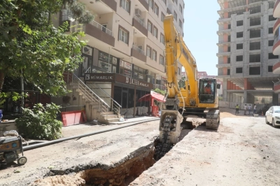 Mardin İçme Suyu Projesi’nde Şehir İçi Şebeke Hattı Döşeme Çalışmaları Sürüyor