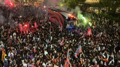 Mardin taraftarları şampiyon takımlarını b&uuml;y&uuml;k coşkuyla karşıladı!