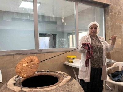 Mardinli kadınlar tandırlarda emeklerini pişiriyor
