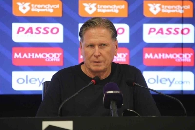 Markus Gisdol: &quot;Takım halinde çalışmaya ve zaman geçirmeye ihtiyacımız var&quot;
