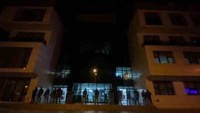 Marmaris Belediyesi&rsquo;ne gece yarısı polis baskını
