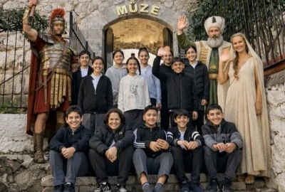 Marmaris&rsquo;in &ouml;ğrencileri ge&ccedil;mişi teknolojiyle buluşturuyor
