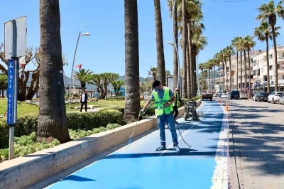 Marmaris&rsquo;te bisiklet yolları bakımdan ge&ccedil;iyor

