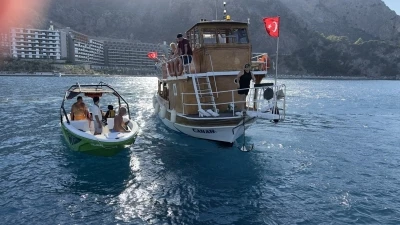 Marmaris’te jet ski ve tur teknesi çarpıştı
